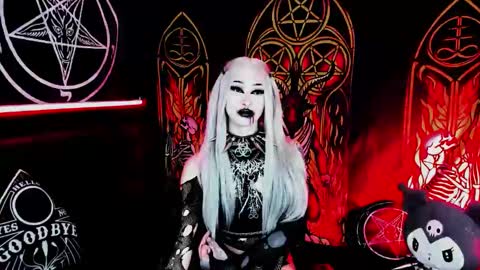 Snapshot of blasphemiangxrl chatting on 11/28/25, 12:41 online show from 11/28/25, 12:41