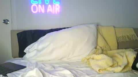 Snapshot of blaze_thickwood chatting on 07/13/26, 03:37 Blaze Thickwood online show from 07/13/26, 03:37