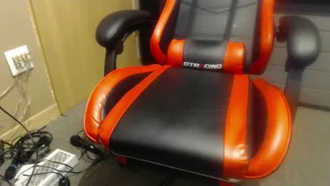 Snapshot of blazingslow chatting on 12/19/24, 08:23 blazingslow online show from 12/19/24, 08:23