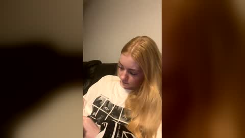 bleurosexx online show from 04/25/26, 08:17