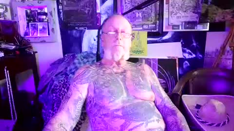 blindsurfer780299 online show from 07/22/26, 08:39
