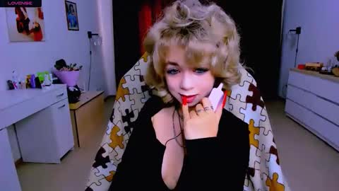 Nicole online show from 09/14/25, 05:39