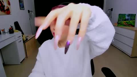 Nicole online show from 12/17/24, 06:35