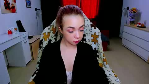 Nicole online show from 02/05/25, 09:15