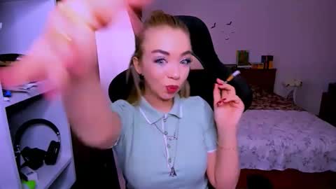 Nicole online show from 01/19/26, 09:46