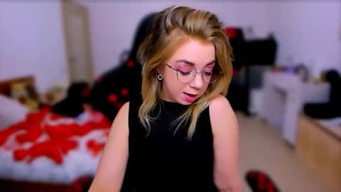 Nicole online show from 03/05/26, 05:58