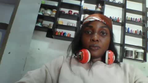 Snapshot of blktulipsxx chatting on 06/19/26, 11:36 Lola online show from 06/19/26, 11:36