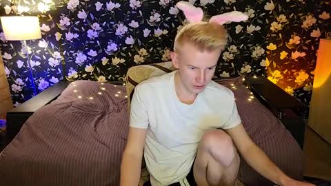 blond_boy69 online show from 04/06/26, 05:25