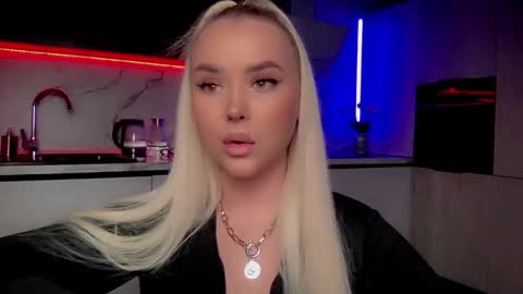 Lana online show from 12/24/24, 04:33