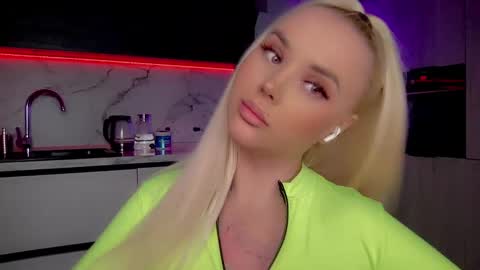 Lana online show from 01/25/25, 04:35