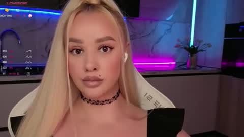 Lana online show from 09/23/25, 11:57