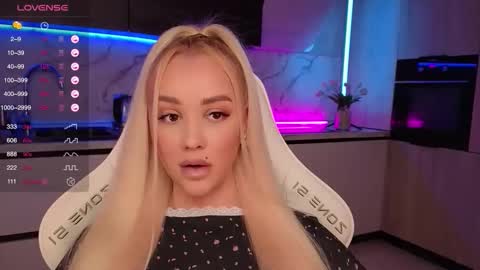 Lana online show from 10/20/25, 07:31