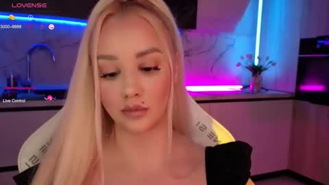 Lana online show from 10/24/25, 08:11