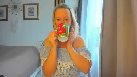 Nicole online show from 01/29/25, 10:05