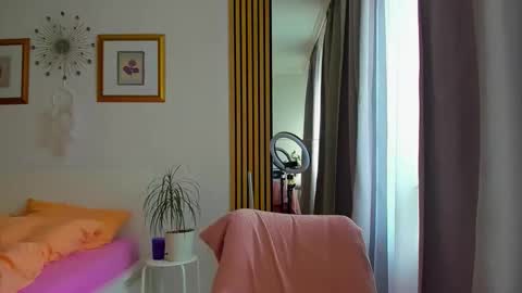 Nicole online show from 02/25/26, 06:34