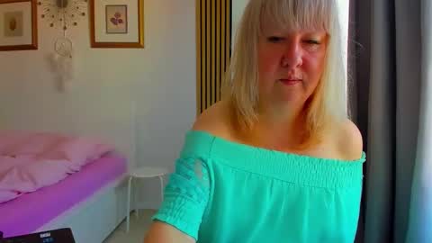 Nicole online show from 05/02/26, 04:17