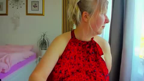 Nicole online show from 05/15/26, 03:52