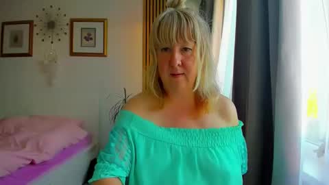 Nicole online show from 05/24/26, 05:40