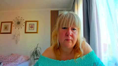 Nicole online show from 06/18/26, 04:02