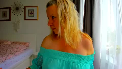 Nicole online show from 07/06/26, 05:37