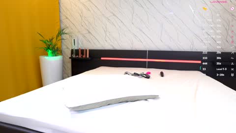 blonde_bigtits online show from 03/09/25, 08:18