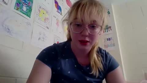 Snapshot of blonde_katie chatting on 03/16/26, 05:50 Katie online show from 03/16/26, 05:50