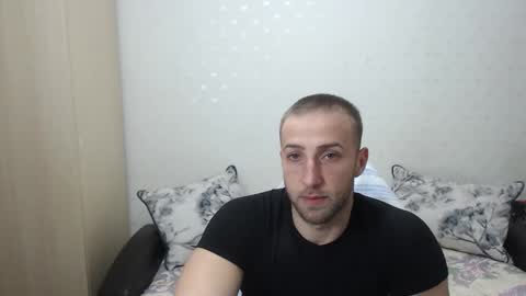 Snapshot of blondeagle chatting on 02/18/25, 10:03 Mr Blond online show from 02/18/25, 10:03