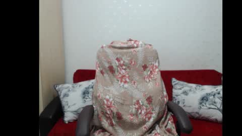 Snapshot of blondeagle chatting on 10/06/25, 06:27 Mr Blond online show from 10/06/25, 06:27