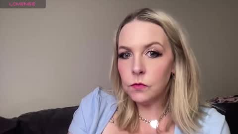 Snapshot of blondejj chatting on 10/05/25, 06:50 JJ online show from 10/05/25, 06:50