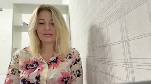 blondie_xoxoxo online show from 09/23/25, 06:05