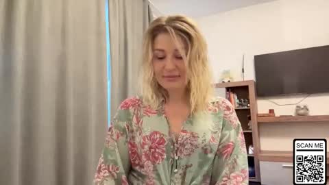 blondie_xoxoxo online show from 10/05/25, 07:50