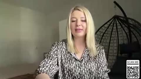 Snapshot of blondie_xoxoxo chatting on 06/17/26, 08:39 blondie_xoxoxo online show from 06/17/26, 08:39