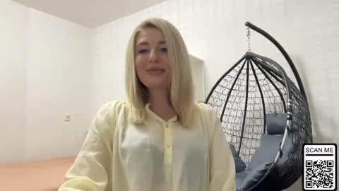 Snapshot of blondie_xoxoxo chatting on 06/22/26, 09:45 blondie_xoxoxo online show from 06/22/26, 09:45