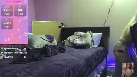 Bubbles online show from 10/18/25, 02:14