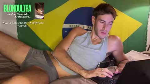 Snapshot of blondultra chatting on 09/22/25, 08:44 blondultra online show from 09/22/25, 08:44