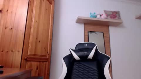 blondyelena online show from 12/23/25, 06:55