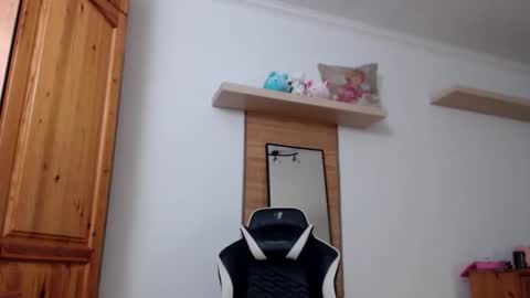 blondyelena online show from 02/25/26, 07:07