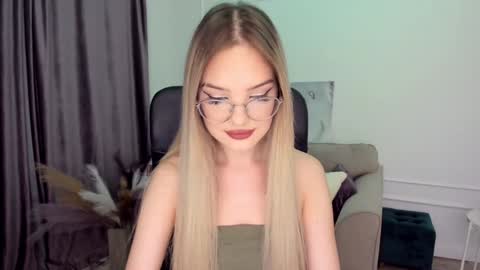 Sophia online show from 01/31/25, 07:51