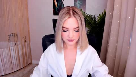 Sophia online show from 03/01/25, 11:39