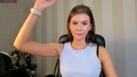 Snapshot of bloomingofvanessa chatting on 02/08/26, 01:03 Vanessa online show from 02/08/26, 01:03