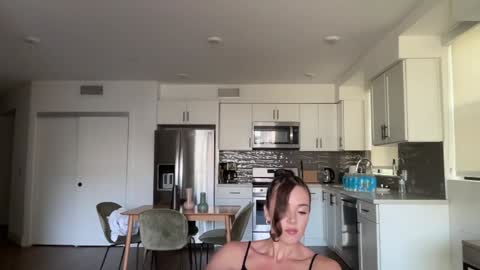 Emma Bloom online show from 10/24/25, 07:54