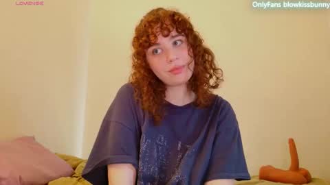 Blow Kiss Bunny online show from 03/04/26, 02:12