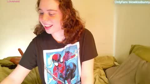 Blow Kiss Bunny online show from 04/12/26, 04:06