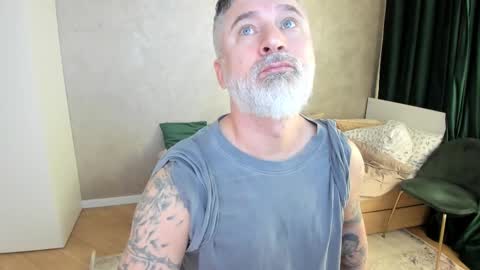 Snapshot of blowmyxxl chatting on 02/09/25, 06:43 Nico online show from 02/09/25, 06:43