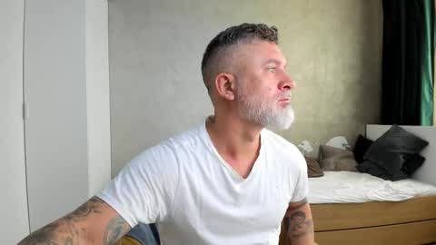 Snapshot of blowmyxxl chatting on 09/09/25, 04:56 Nico online show from 09/09/25, 04:56