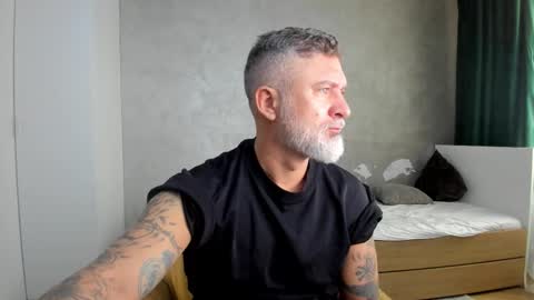 Snapshot of blowmyxxl chatting on 09/13/25, 05:07 Nico online show from 09/13/25, 05:07