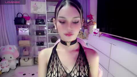 aivee online show from 10/10/25, 06:23