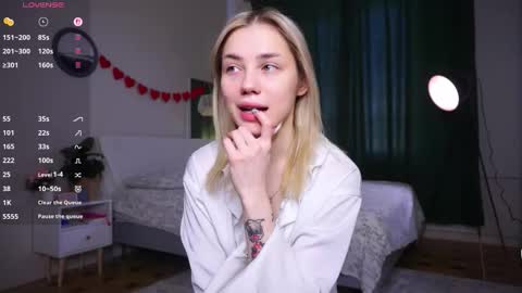 Adeline online show from 03/09/26, 06:28