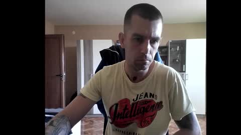 Runaway online show from 11/01/25, 02:19