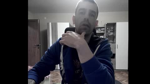 Runaway online show from 02/08/26, 04:10